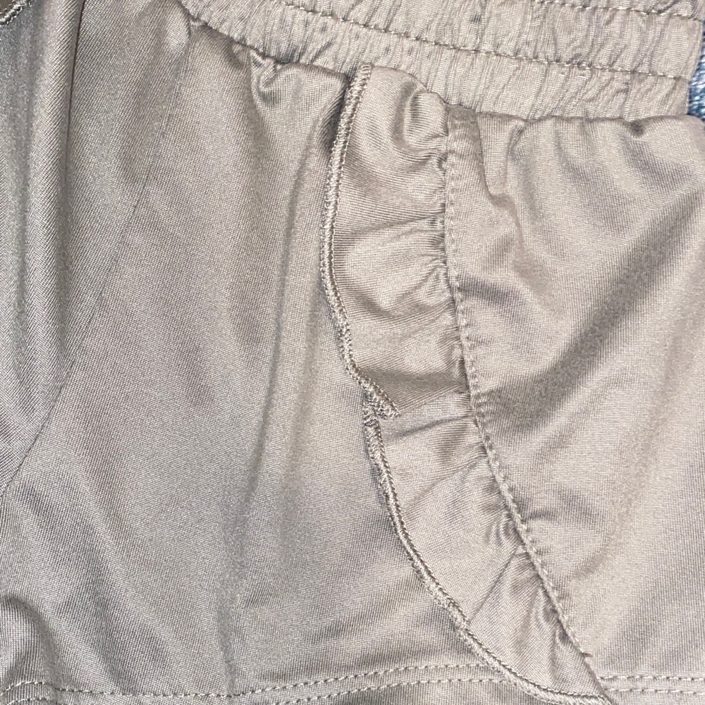 btween Green Ruffle Shorts - Picture 4 of 4
